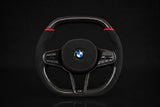 Volant en fibre de carbone brillant à rayures rouges à fond plat BMW Alcantara pour châssis G/F - Design Signature CARBONE pour F90 M5 M8 X5 X6 M850i ​​M840i M550 M540i 