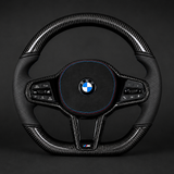 Volant en fibre de carbone brillant à rayures rouges à fond plat BMW Alcantara pour châssis G/F - Design Signature CARBONE pour F90 M5 M8 X5 X6 M850i ​​M840i M550 M540i 