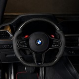 Volante BMW Alcantara de fibra de carbono brillante con rayas rojas y fondo plano para chasis G/F - Diseño exclusivo de CARBONE para F90 M5 M8 X5 X6 M850i ​​M840i M550 M540i 